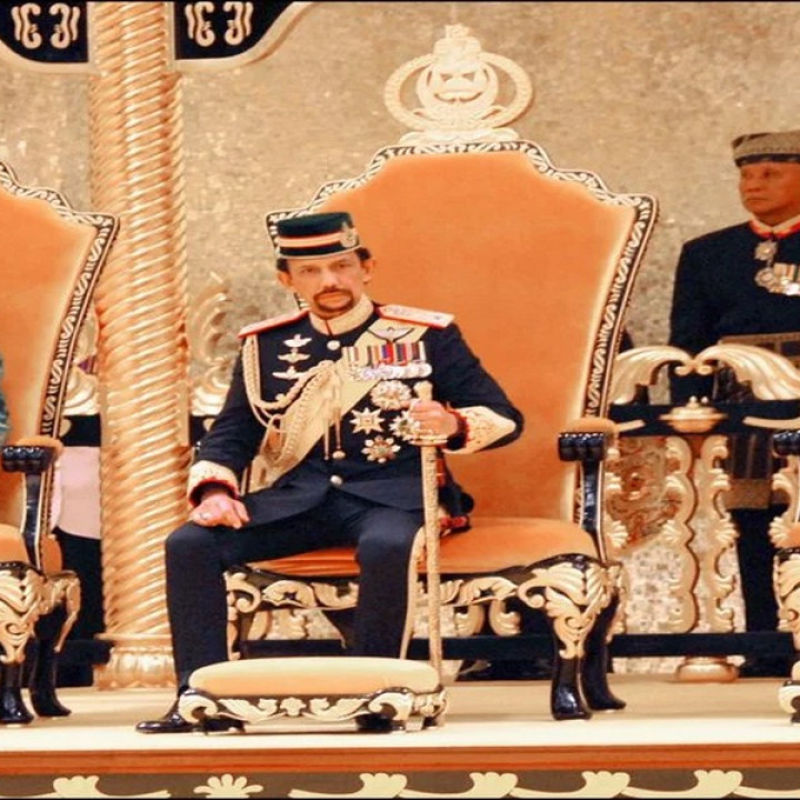 La nuera del sultán de Brunei que ha perdido su título de princesa por...