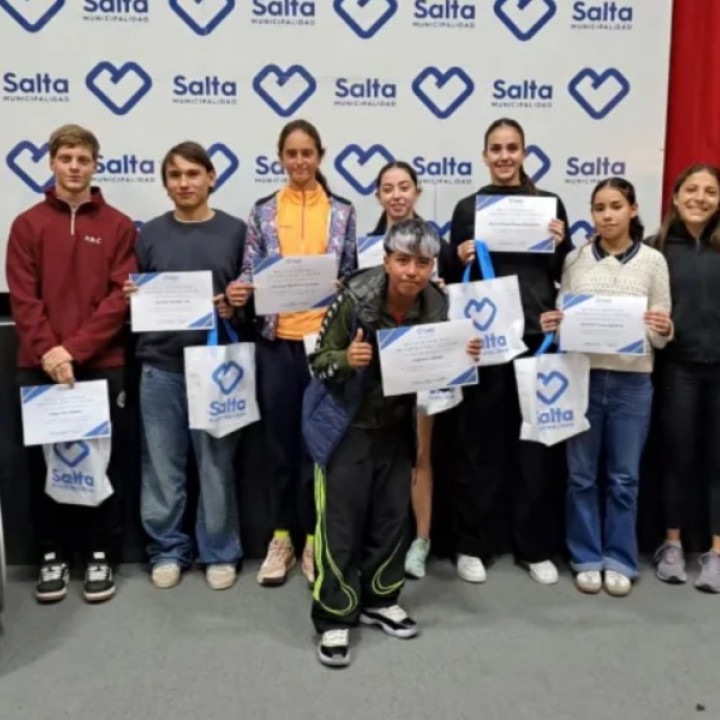 Municipalidad de Salta: entregó las Becas Deportivas 2026-2027 a 10 jóvenes de la ciudad