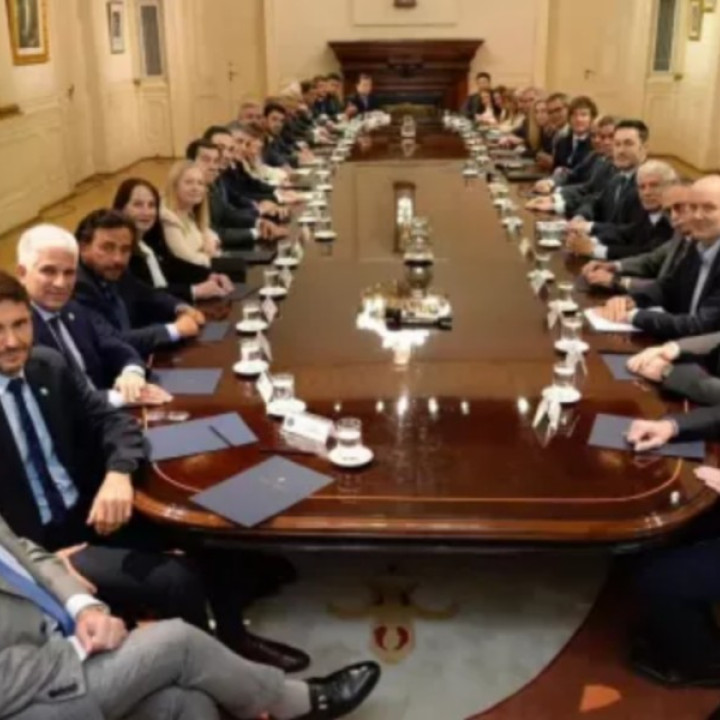 Sáenz participó de la reunión convocada por Milei: “El camino es el diálogo y la búsqueda de consensos para construir una Argentina federal”