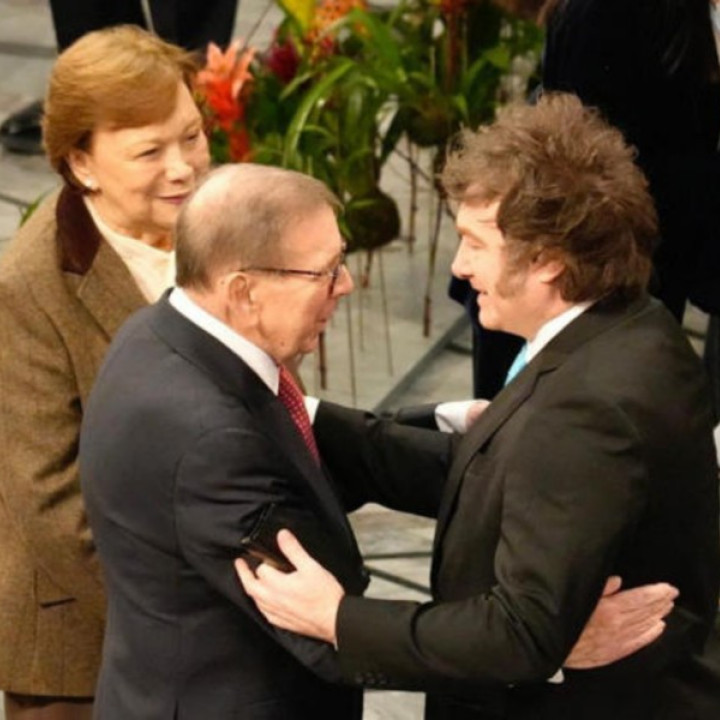 Javier Milei vuelve al país sin la foto con María Corina Machado y Donald Trump