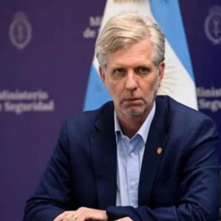 El número dos de inteligencia es investigado y  la interna vuelve a estallar en el corazón del espionaje