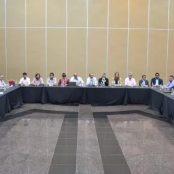 Gobierno y gremios abrieron una instancia de revisión paritaria