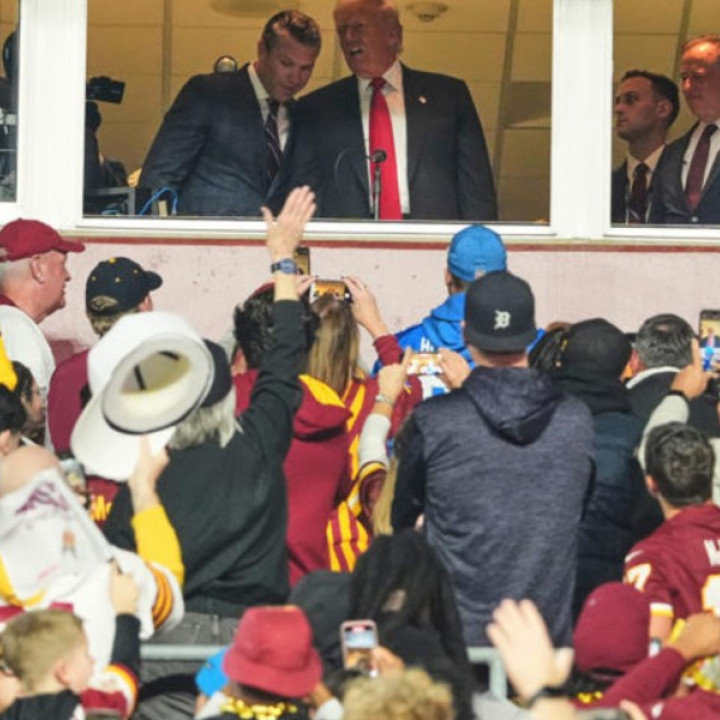Donald Trump abucheado como el primer presidente en funciones en asistir a juego de NFL desde 1978