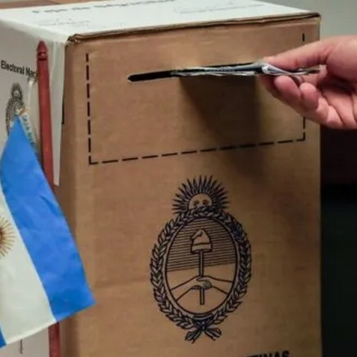 A meses de las elecciones los candidatos que quieren ser...