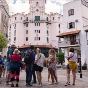 EXCELENTE FIN DE SEMANA EN MATERIA DE TURISMO