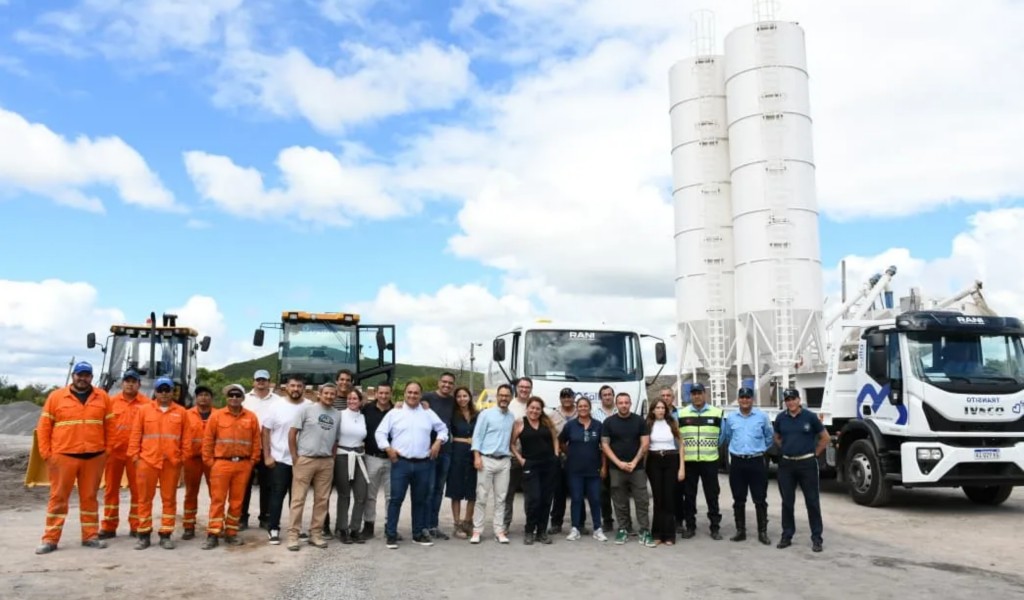 Municipalidad de Salta: El Intendente entregó nuevos vehículos para fortalecer el parque automotor municipal