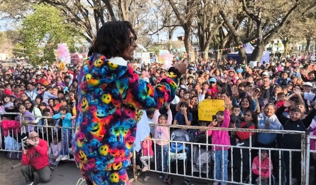 MUNICIPALIDAD DE SALTA: Vecinos y turistas disfrutaron de un gran cierre de vacaciones en el parque San Martín 