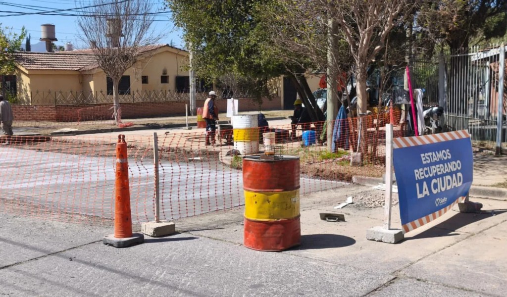MUNICIPALIDAD DE SALTA: En el barrio El Periodista se asfaltó uno de los principales corredores viales