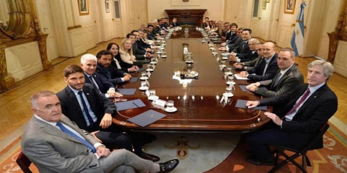 Milei a París acompañado por algunos gobernadores
