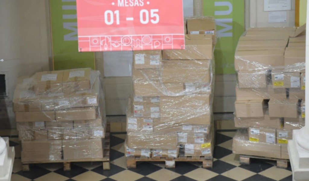 El Gobierno quiere pagar las boletas de Santilli &quot;con la nuestra&quot;