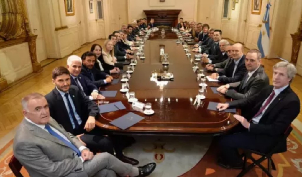 Sáenz participó de la reunión convocada por Milei: “El camino es el diálogo y la búsqueda de consensos para construir una Argentina federal”