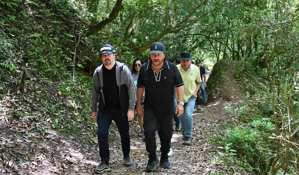 El Gobernador y el Embajador de Francia recordaron a las turistas francesas y a todas las víctimas de violencia de género