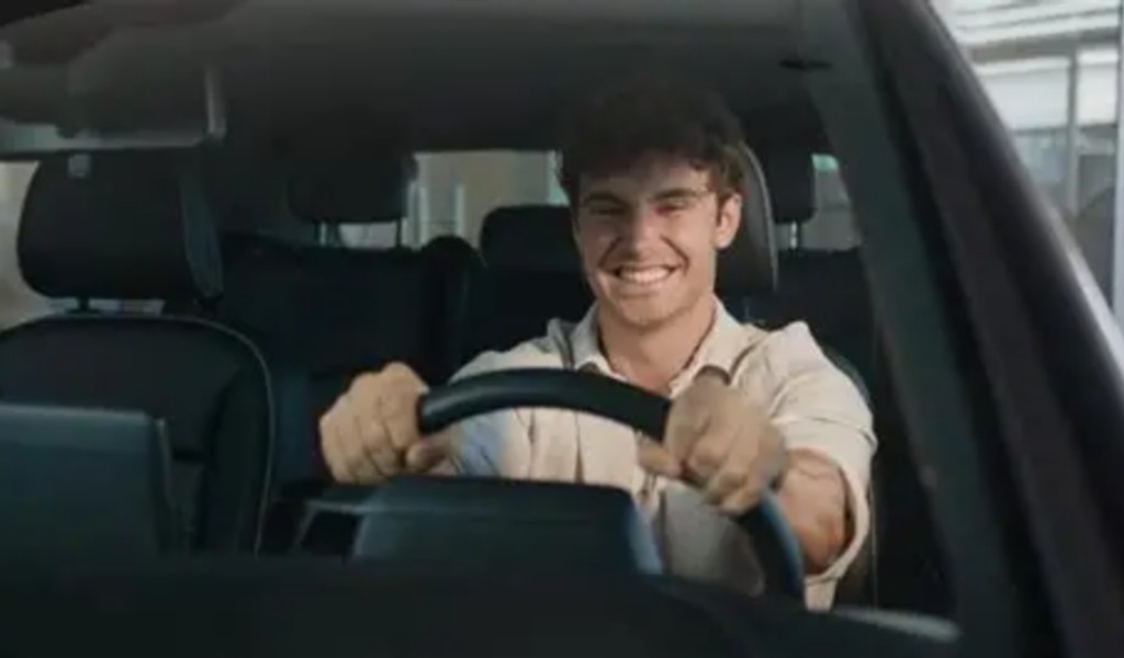 SE OLVIDO DE SU ESPOSA Y SE MARCHO...