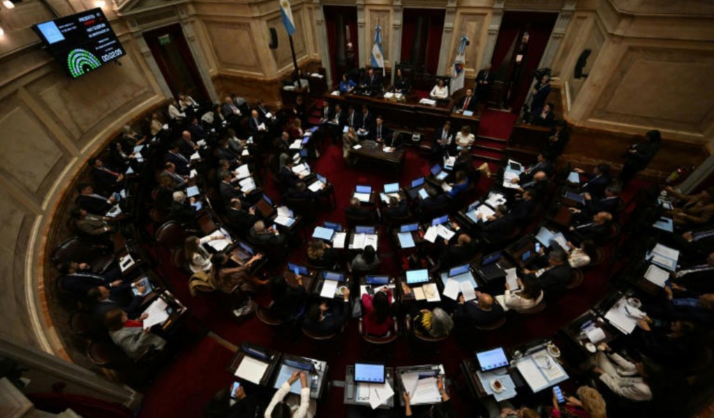 Milei consigue la aprobación de su primer presupuesto en el Congreso argentino