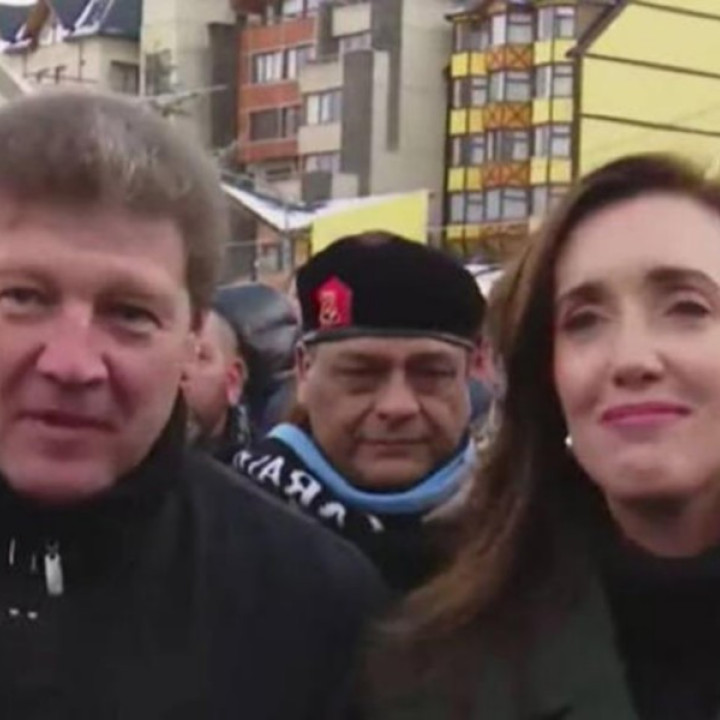 Un gobernador acusó a Javier Milei de darles fondos solamente a 
