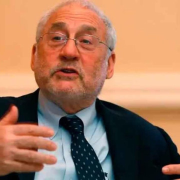 Argentina está a las puertas de otra crisis, advierte Stiglitz, premio nobel de economía