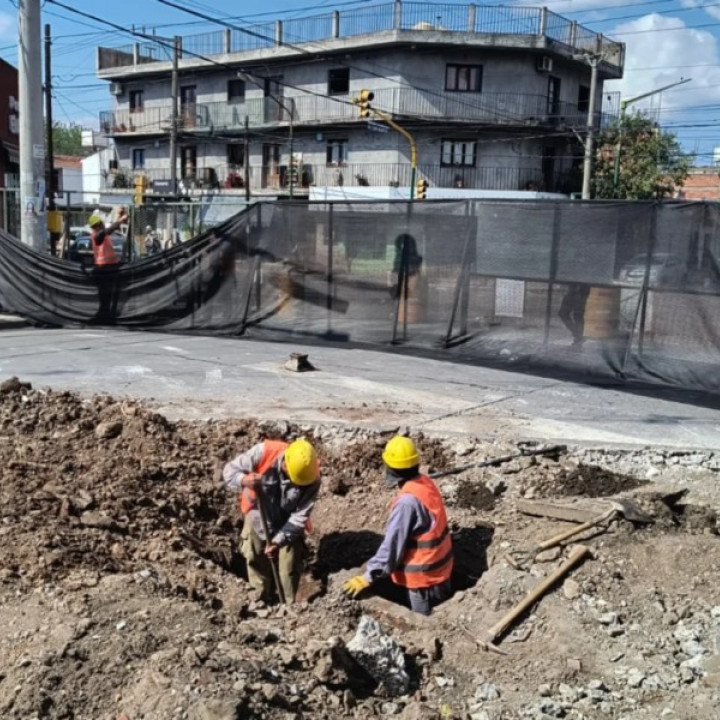 MUNICIPALIDAD DE SALTA: Obras pluviales, comenzó la excavación en San Martín y Olavarría