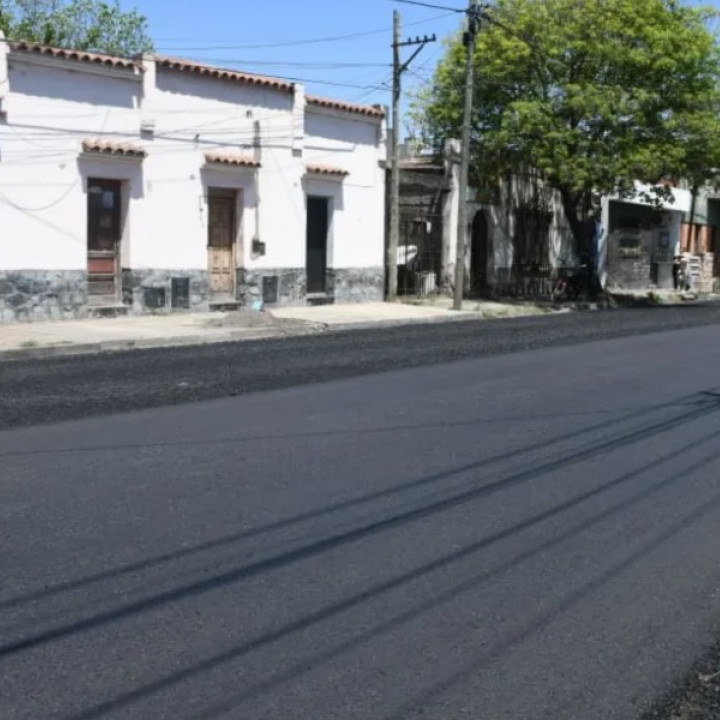 MUNICIPALIDAD DE SALTA: Renuevan la calzada en la calle Mendoza al 1.400
